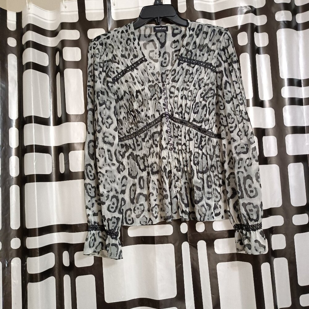 **Unleash Your Wild Side – Taifun Chiffon Cheetah Print Blouse**